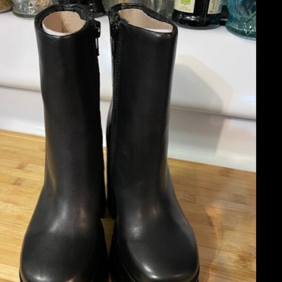 Retro 1970s Cobra Leather Platform Boots - Picture 3 of 16